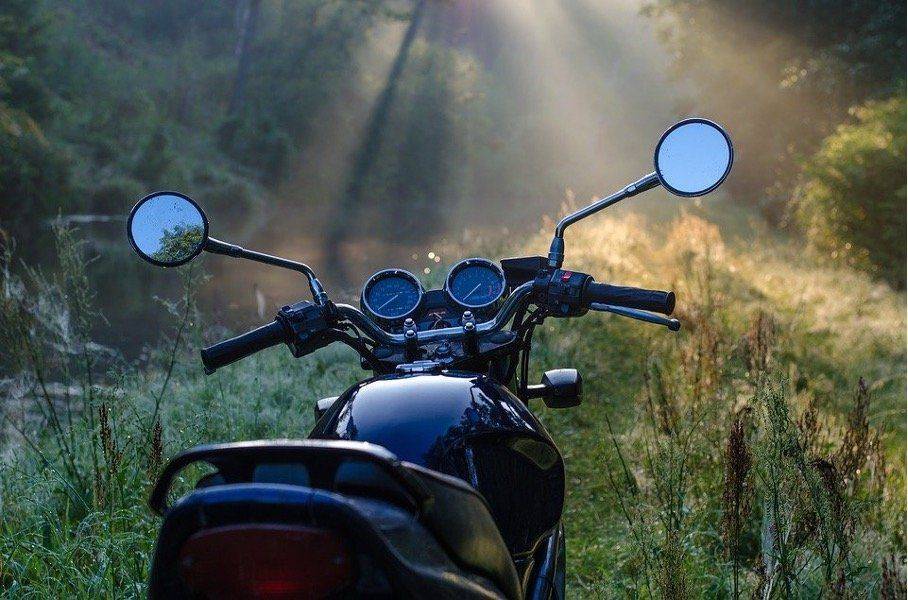Les durites de frein peuvent être changées par tout motard, sous certaines conditions